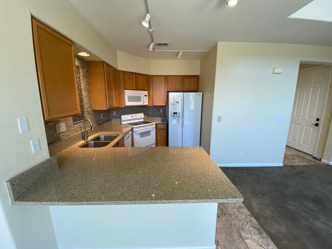 Building Photo - North Valley - 3 Bed 2 Bath - Near Water P...