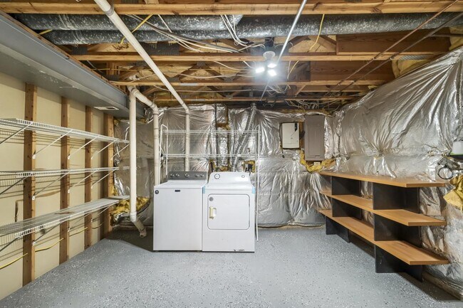 Building Photo - 8573 Black Star Cir