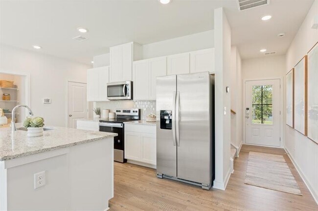 Building Photo - 1722 Harper Lily Ln