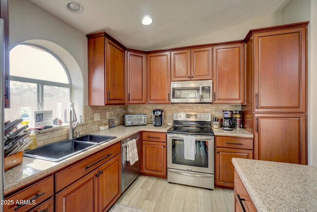 Building Photo - 1560 W Winchester Way