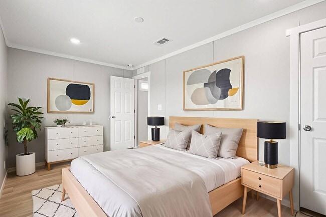 Building Photo - 1616 Swallowtail Dr