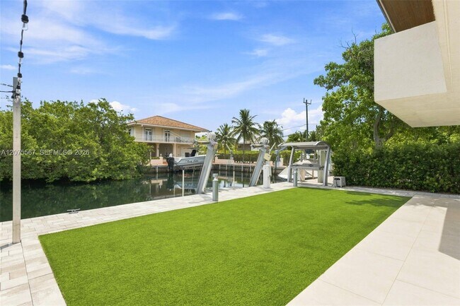 Building Photo - 203 Gulfview Dr