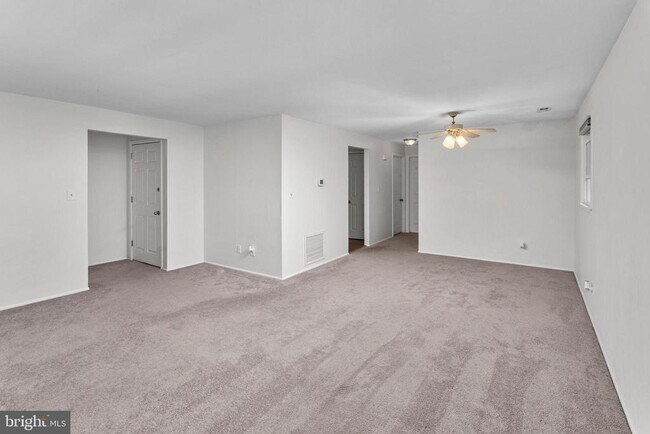 Building Photo - 295 Lander Dr