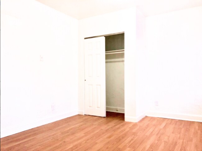 Building Photo - 5001 Tholozan Ave