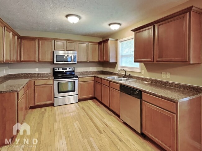 Building Photo - 114 N Peach Brook