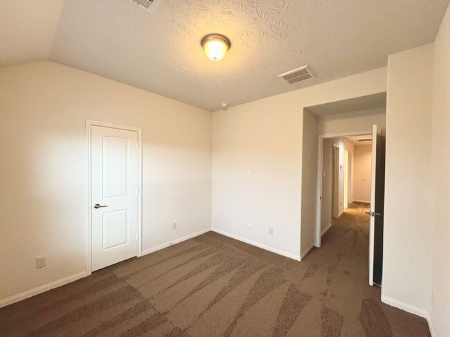 Building Photo - 3722 Pantano Ct