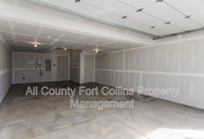 Building Photo - 225 Green Leaf Street