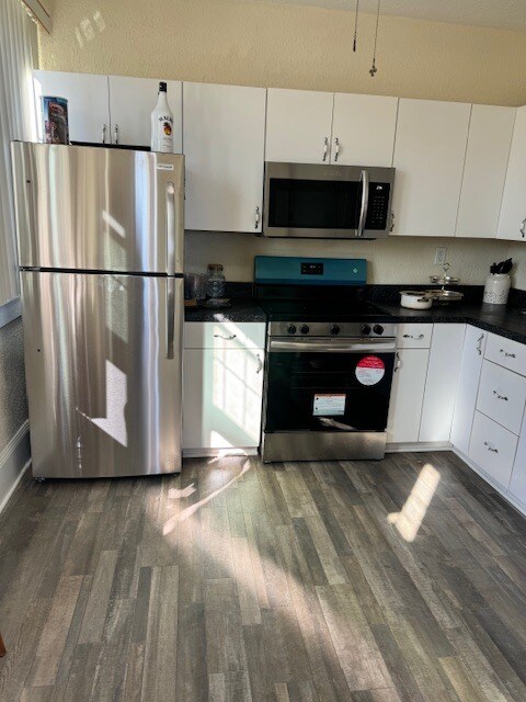 Building Photo - 310 W Dixie Ave