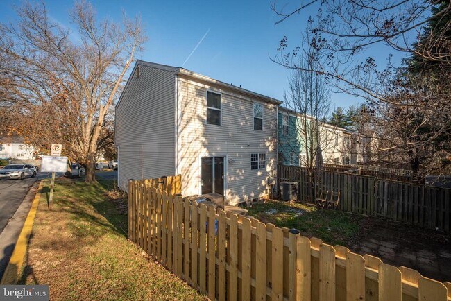 Building Photo - 1 Esmond Ct