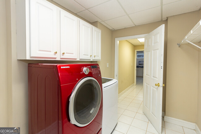 Building Photo - 155 Glenwood Ln