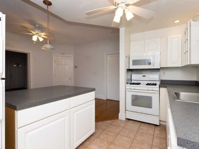 Building Photo - 128 Ashmont St