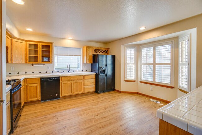 Building Photo - BEAUTIFUL FOUR BEDROOM IN CAMAS