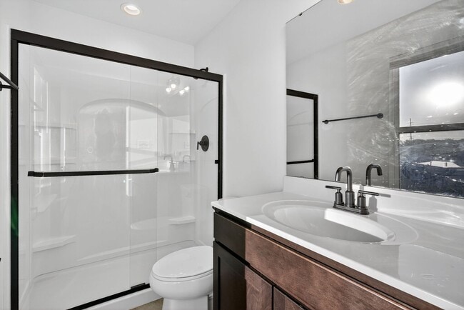 Building Photo - Modern 2-Bedroom Townhome