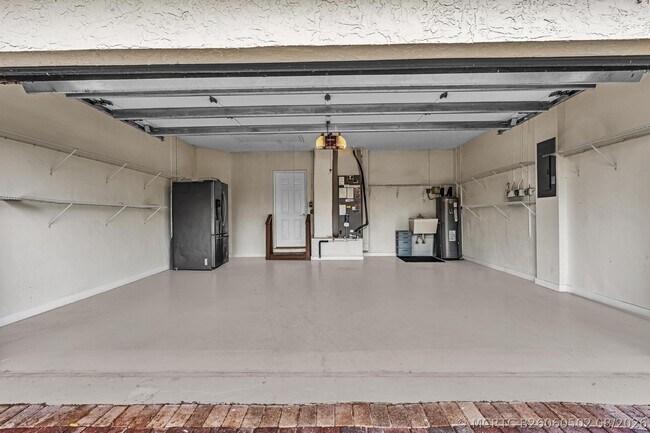 Building Photo - 22595 Esplanada Cir