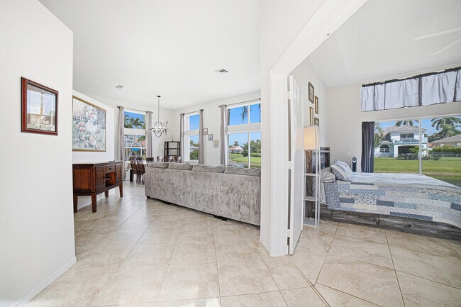 Building Photo - 10599 St Thomas Dr