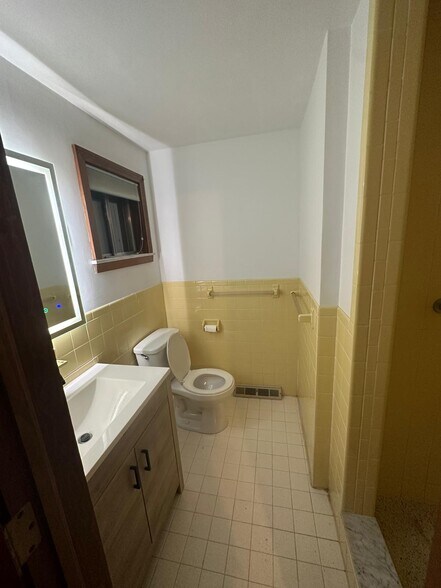 Building Photo - 4152 Marietta Dr