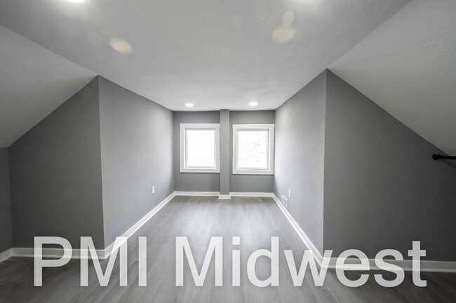 Building Photo - 24 N Euclid Ave