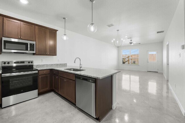 Building Photo - MOVE-IN SPECIAL: December and January rent FREE if moved in before February 1.