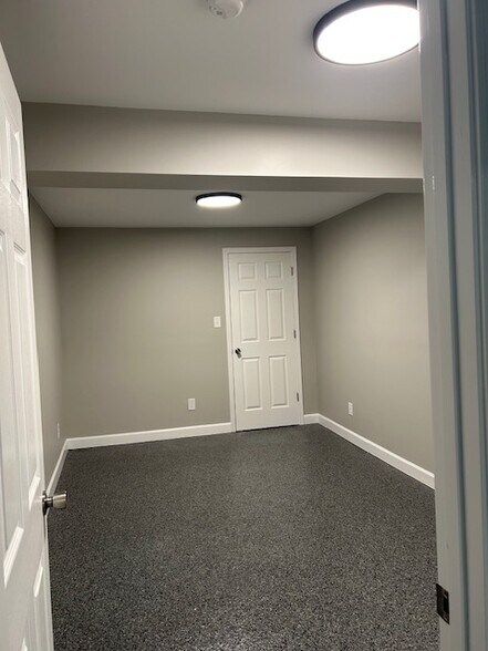 Building Photo - 21 Saint Kathleen Ct