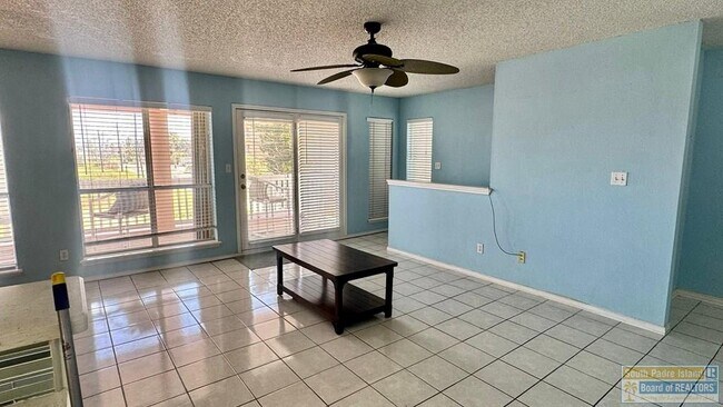 Building Photo - 108 W Capricorn Dr