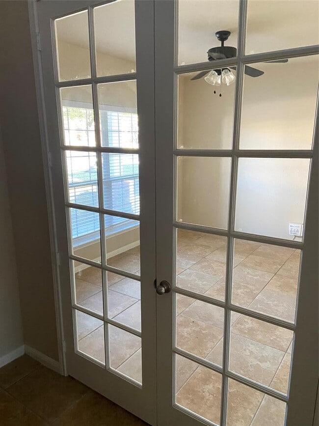 Building Photo - 1501 Rimstone Dr