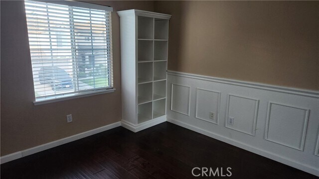 Building Photo - 573 E Stephanie Dr