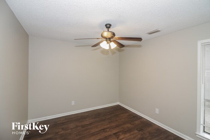 Building Photo - 8282 Shallow Glen Trail