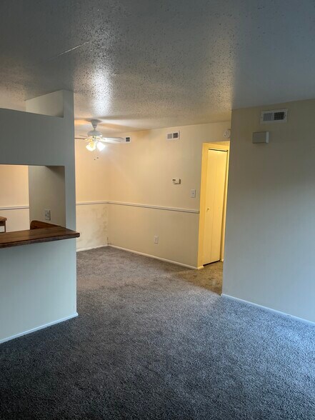 Building Photo - 308 Thalia Station Ct