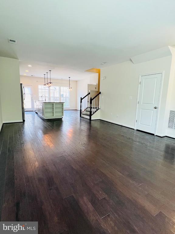 Building Photo - 208 Freesia Ln