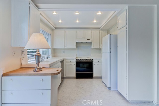 Building Photo - 3285 San Amadeo