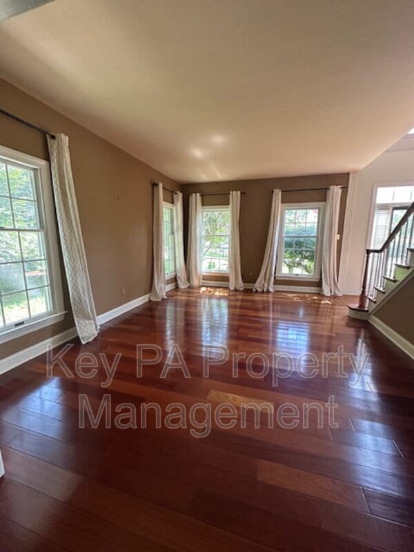 Building Photo - 16 Brookhollow Dr