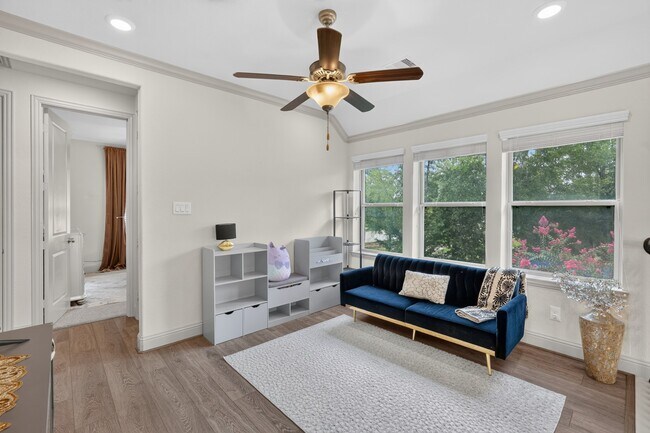 Building Photo - 226 Skybranch Ct