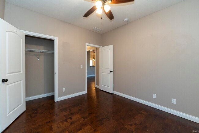 Building Photo - 8838 Hedgewood Ct