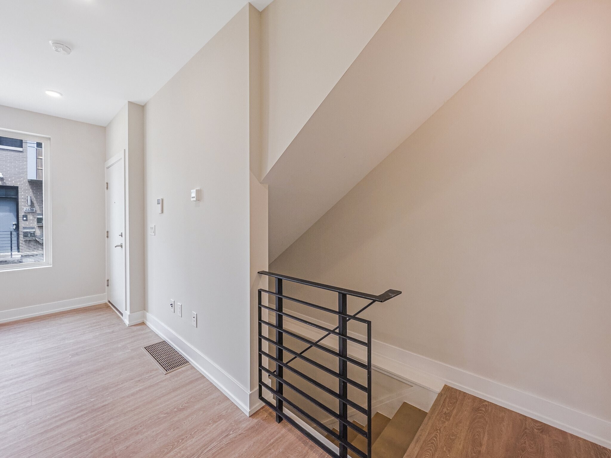 Building Photo - 2155 N Darien St
