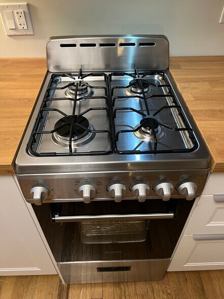 new gas oven/range from Ikea - 18" - 2446 W Thomas St