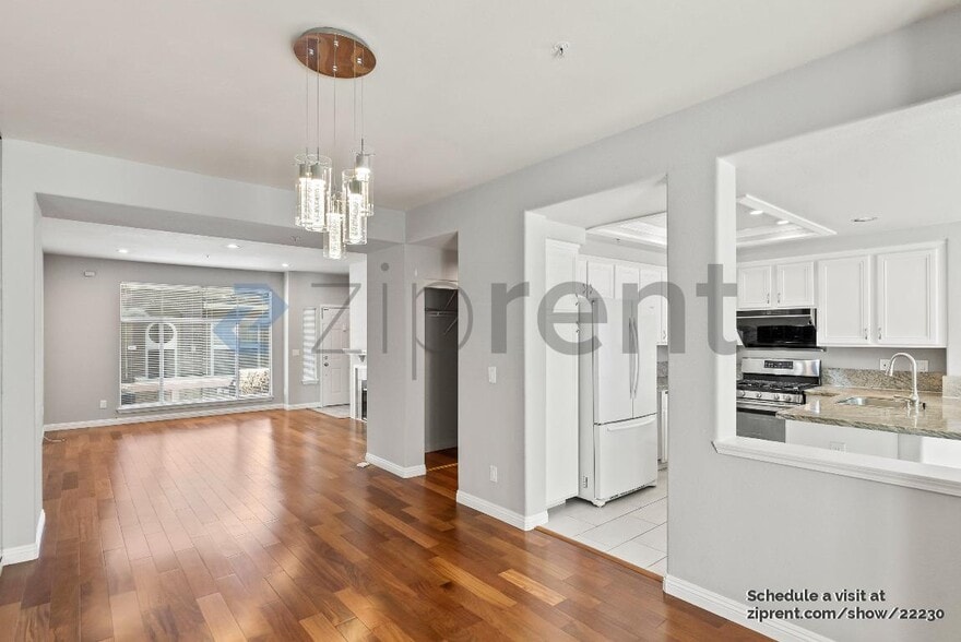 Building Photo - 437 Camille Cir