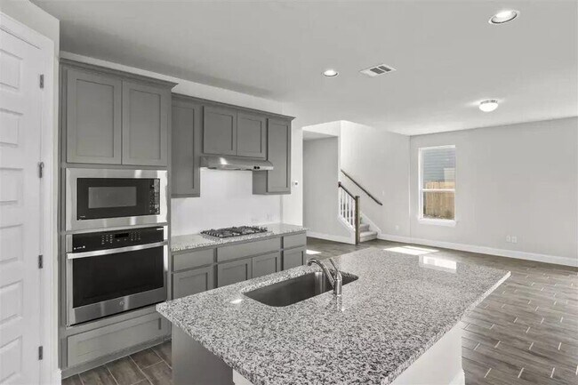 Building Photo - 125 Riverhill Dr