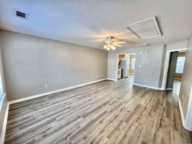 Building Photo - 246 Katelyn Cir