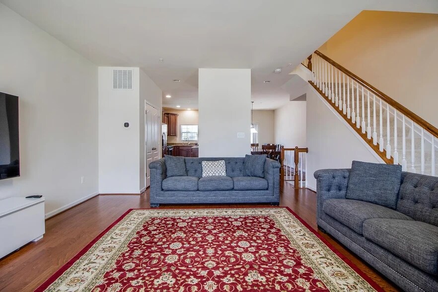 Building Photo - 7932 Pettigrew St