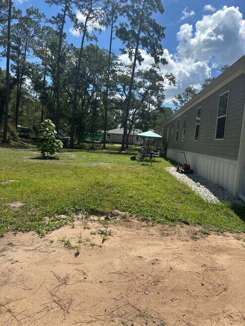 Building Photo - 121 Falcon Fire Pl