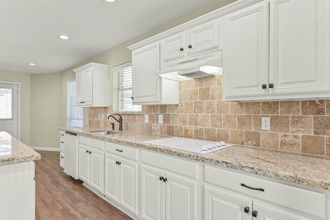 Building Photo - 313 Winding Oak Ln S