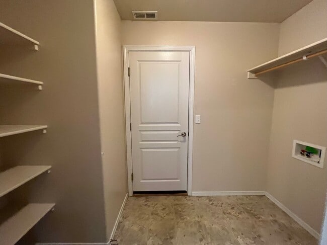 Building Photo - 5537 S Moonfire Way