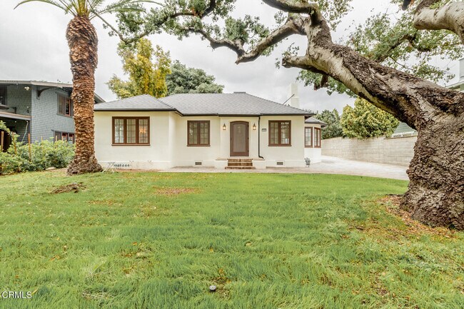 Primary Photo - 1489 Casa Grande St