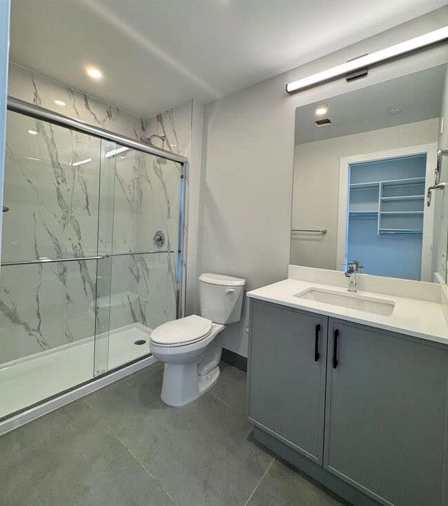 Building Photo - 40 Center St