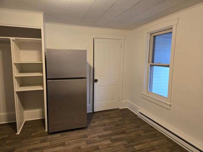 Building Photo - 2 twin brook rd