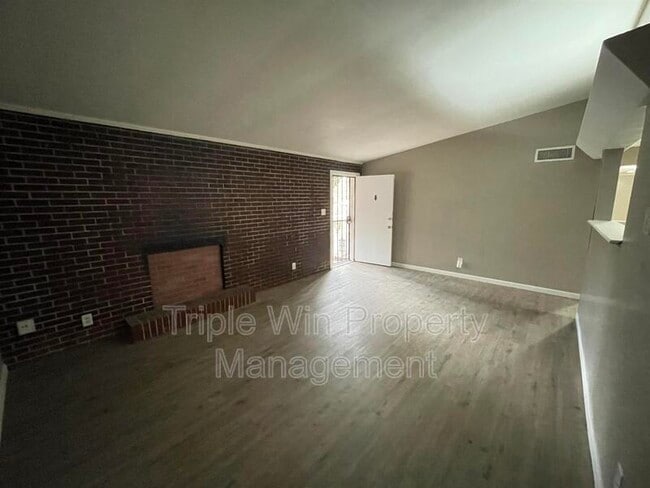 Building Photo - 8322 Sagewood Ln