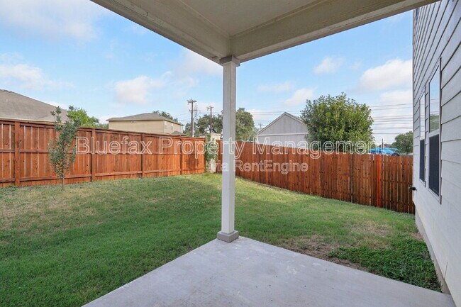 Building Photo - 10750 Gentle Fox Bay