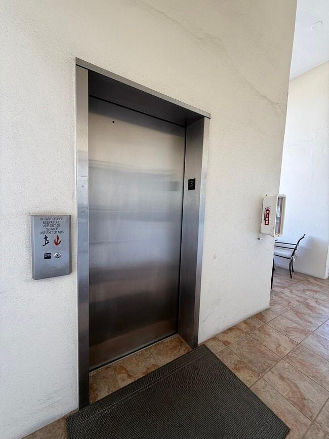 Building Photo - 1235 S Highland Ave