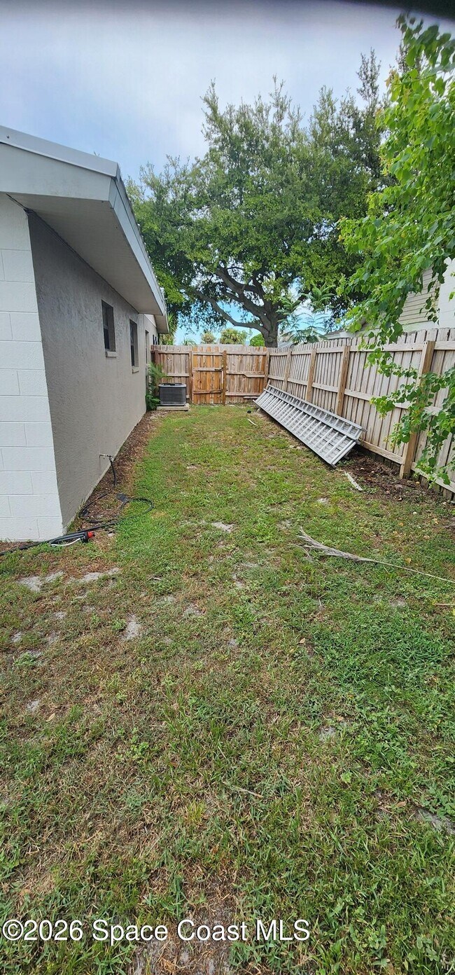 Building Photo - 1795 Bayberry Dr