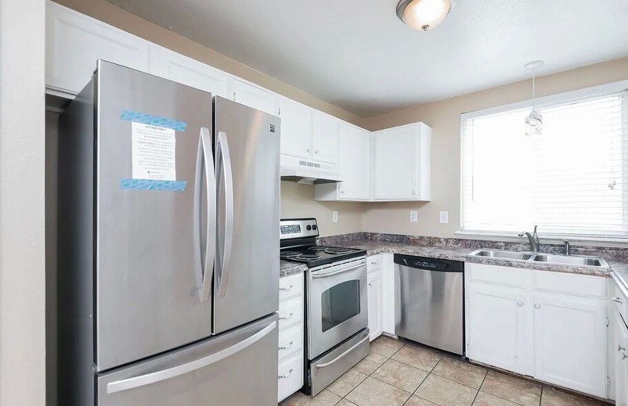 Building Photo - 4026 S Fundy Way